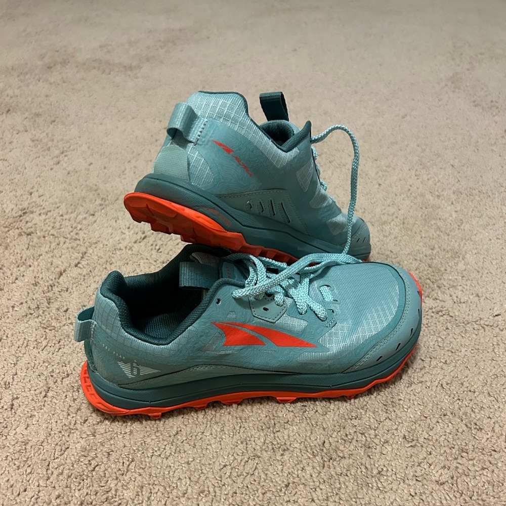 Altra Women’s Lone Peak 6